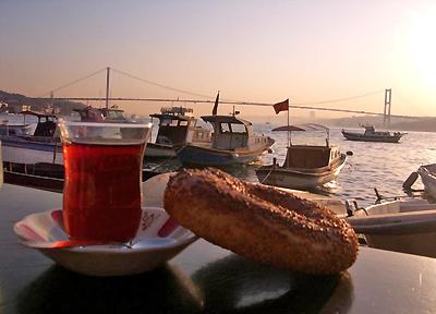 çay - simit; muhabbetle :-)