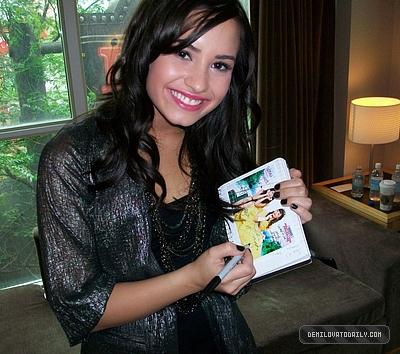 Demi!!