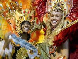 Rumoroso Almafest con tanto di ballerine brasiliane