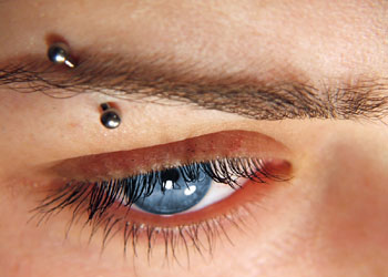 eye brow ring