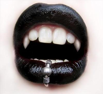 Vampire kiss