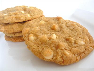 White Chocolate chip COOKIE