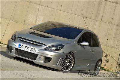 PEUGEOT 307