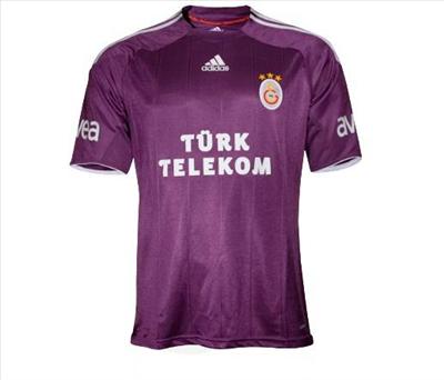 Galatasarayın mor forması