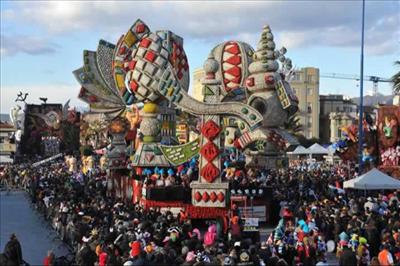“Paesaggio… la città del Carnevale” di Alfredo Ricci.