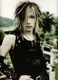 Takashima Kouyou (aka G. Uruha) : Guitar 
