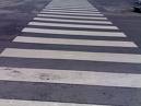 Attraversare un varco bidimensionale sulle strisce pedonali.