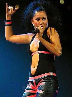 CHISTINA AGUILERA